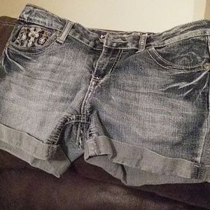 Size 9/10 rue21 jean shorts